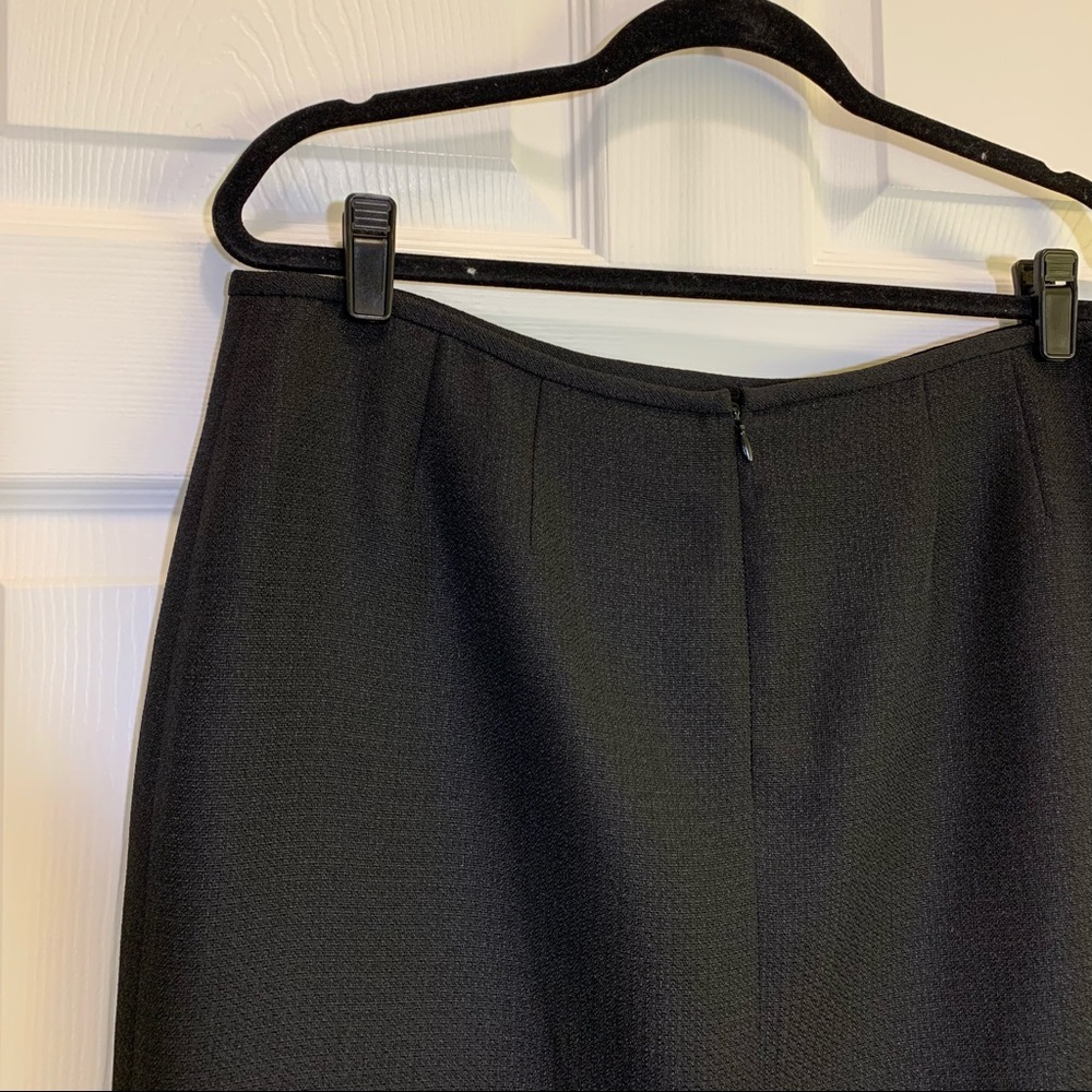 Le Suit Straight Cut Skirt - Picture 4 of 6